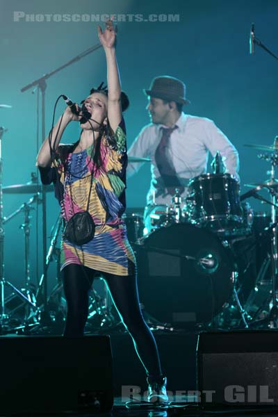 THE DO - 2009-02-28 - PARIS - Zenith - Olivia Bouyssou Merilahti - Jose Joyette-Haddaway